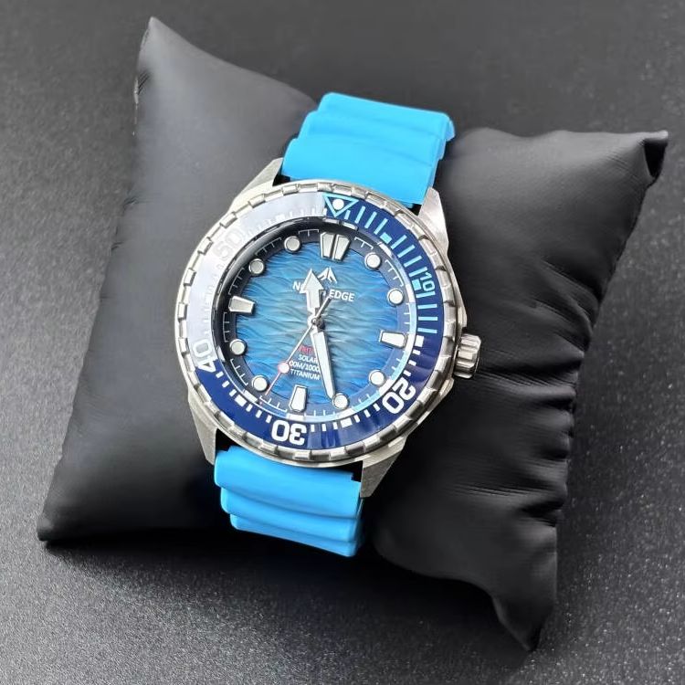 Solar Powered Watch - Aviation Titanium Men Diving Wristwatch, Solar